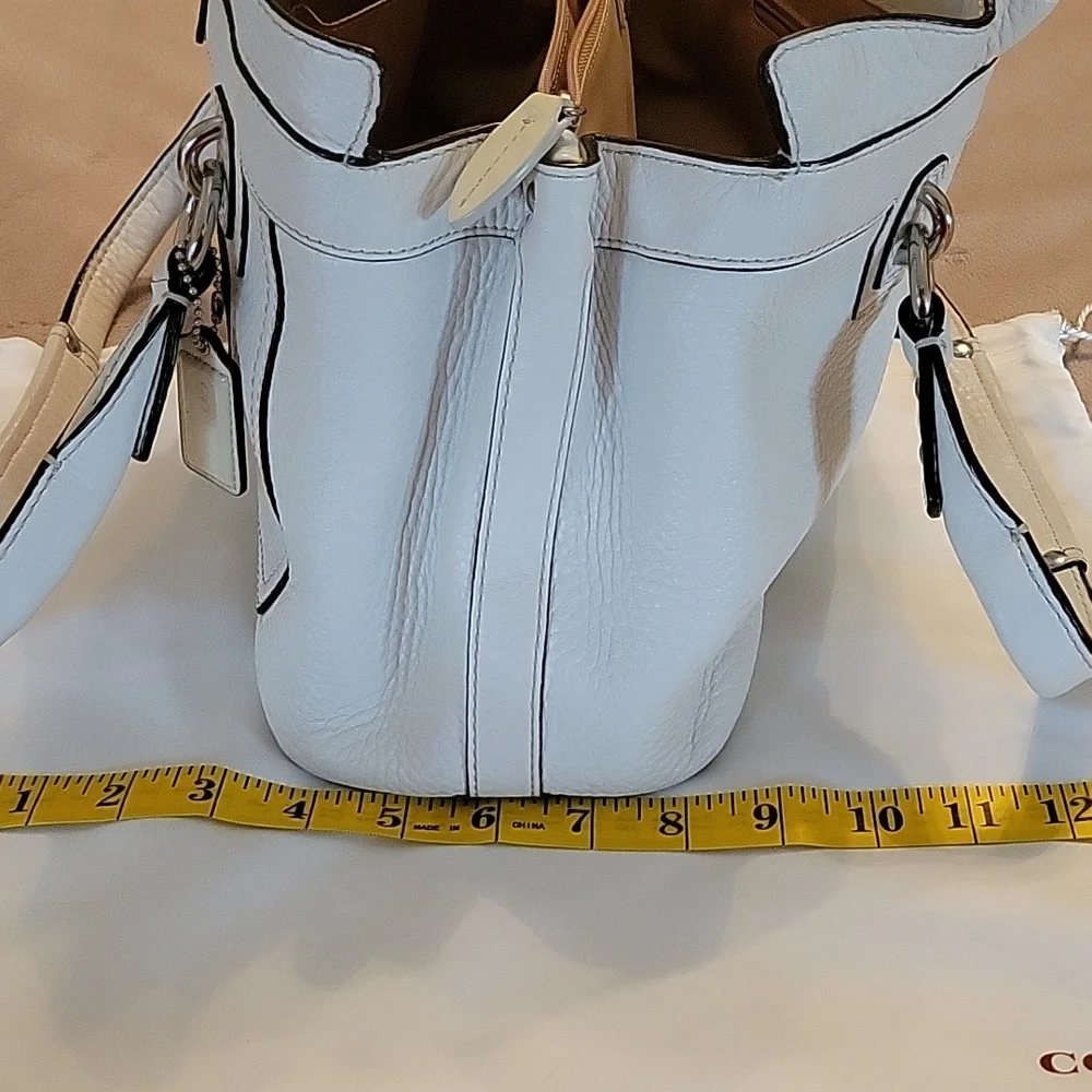 Authentic Coach handbag - Picture 14 of 14
